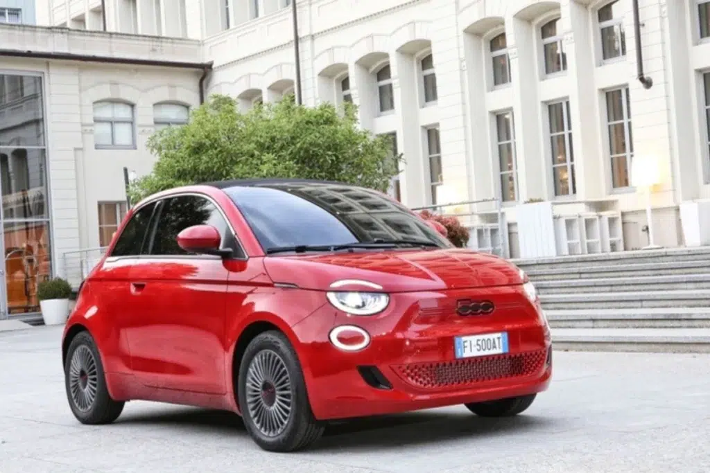 Fiat 500 electrique rouge