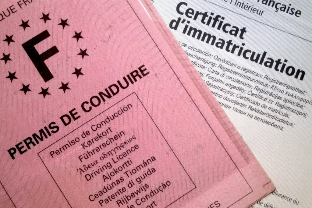 Permis de conduire et carte grise